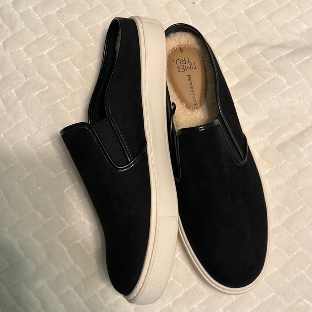 Time and Tru Memory Foam Sneakers